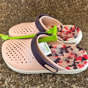 New NWT Crocs Inmotion Pink  Inmotion Marbled Clog Womens 11 Mens 9 LiteRide